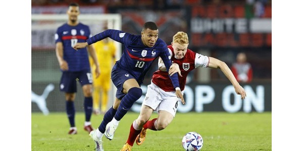 Mbappe vergibt eine Chance, Mbappe gleicht aus